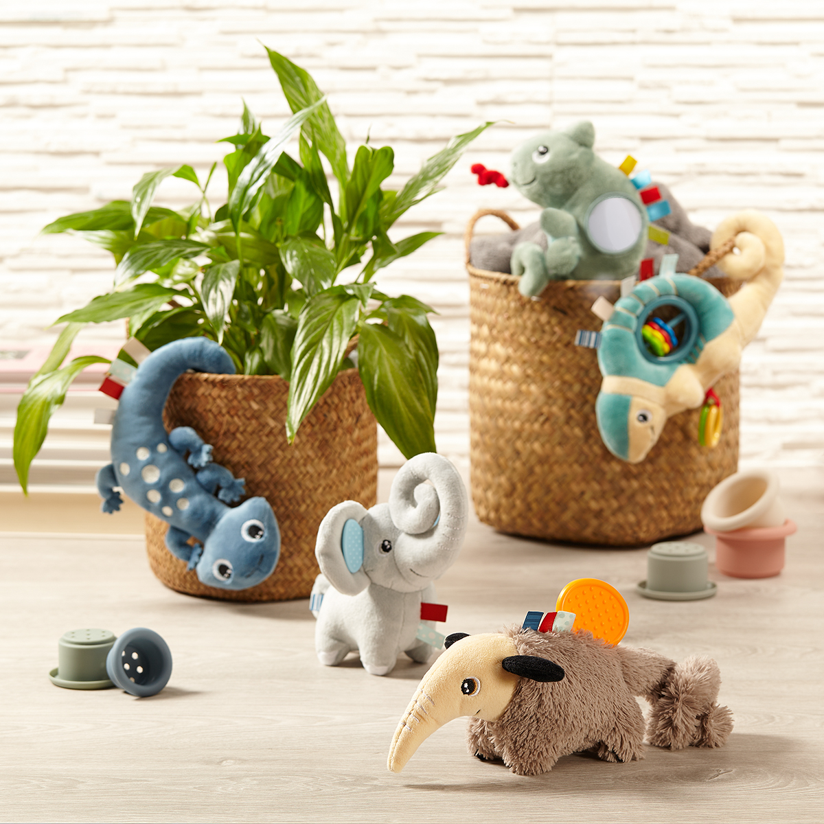 B.O.1413 Zabawka edukacyjna-zawieszka do wózka FAIRY TAILS-CHAMELEON CHARLES* - obrazek 5